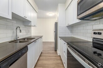 Interior Photo - 43 Forest Ave
