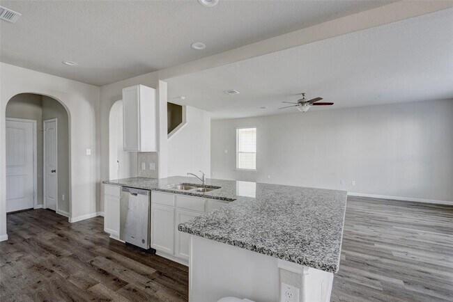 Building Photo - 22107 Great Royal Ln