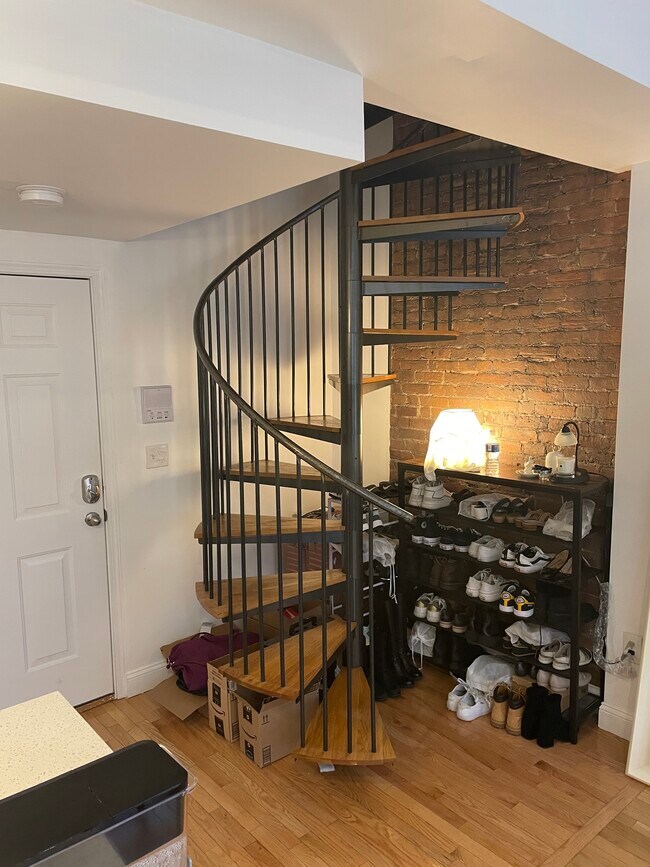 Foto del edificio - 241 Northampton St