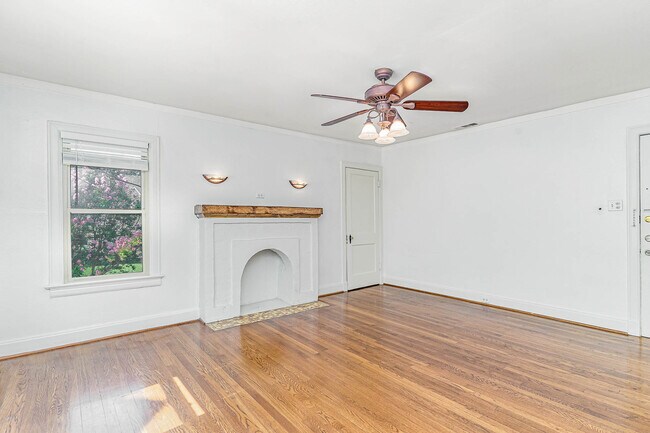 Foto del edificio - 5930 La Vista Dr