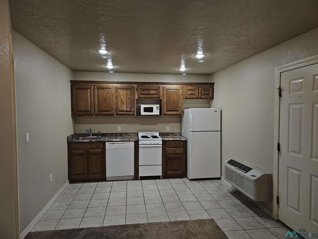 Building Photo - 1505 Hickory St