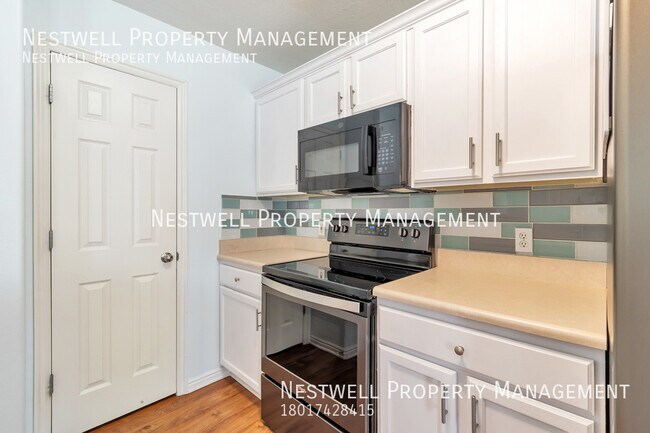 Building Photo - Cute 3-bed Townhome in South Jordan