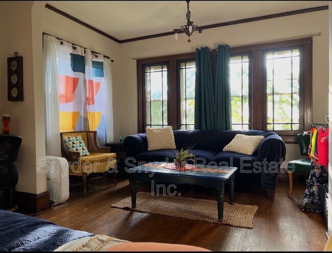 Foto del edificio - 689 Schiller Ave