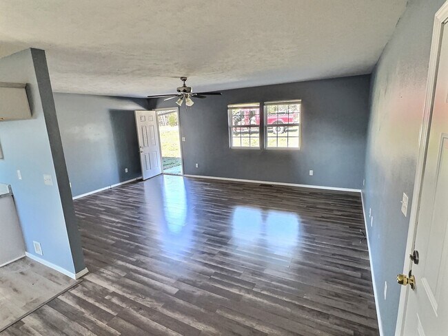 Building Photo - 6511 Harmon Rd N