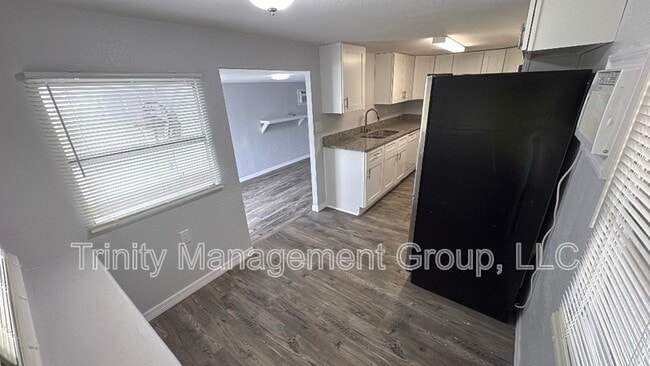 Building Photo - 2021 Pleasure Dr