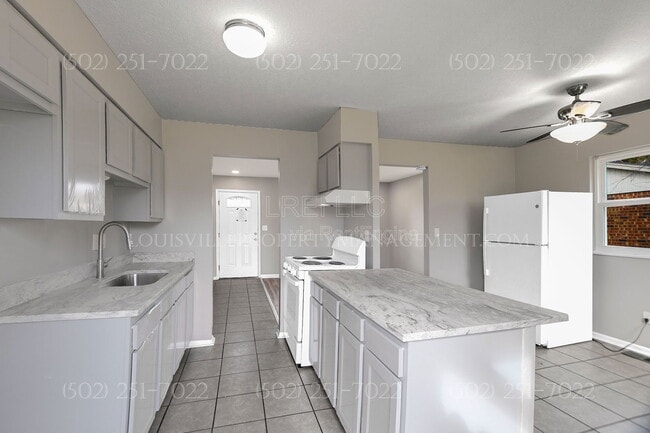 Building Photo - 4910 Garden Green Way