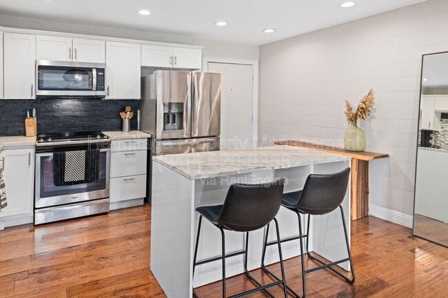 Building Photo - 500 Cagney Ln