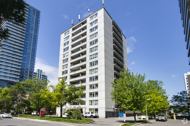 Building Photo - Redpath Tower