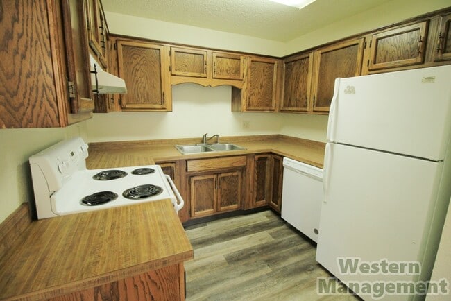 Kitchen - 1221 Yellowstone Ave