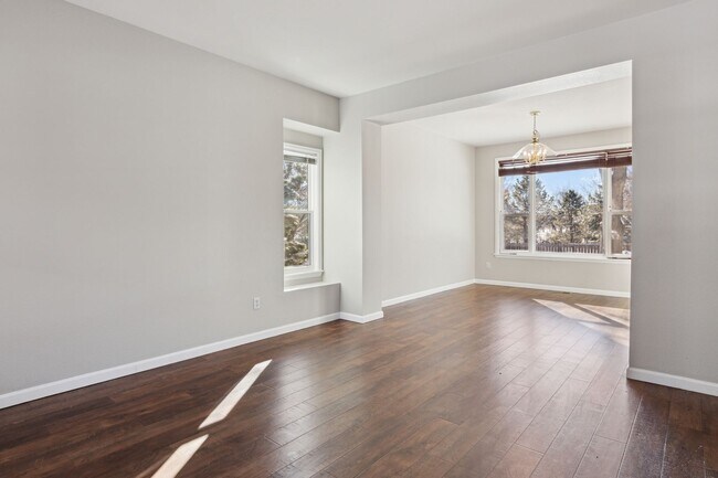 Building Photo - Beautiful And Spacious 7-Bed 4-Bath W/ Hug...
