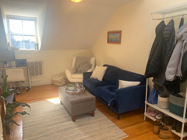 Building Photo - 27 Bowdoin St