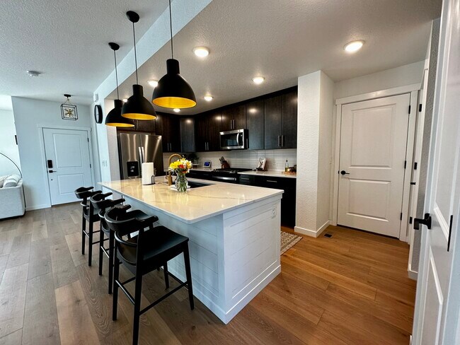 Building Photo - 5886 Spring Breeze Dr