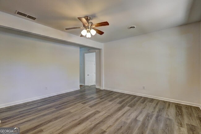 Building Photo - 1061 Cone Rd