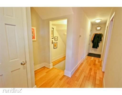 Building Photo - 289 D St