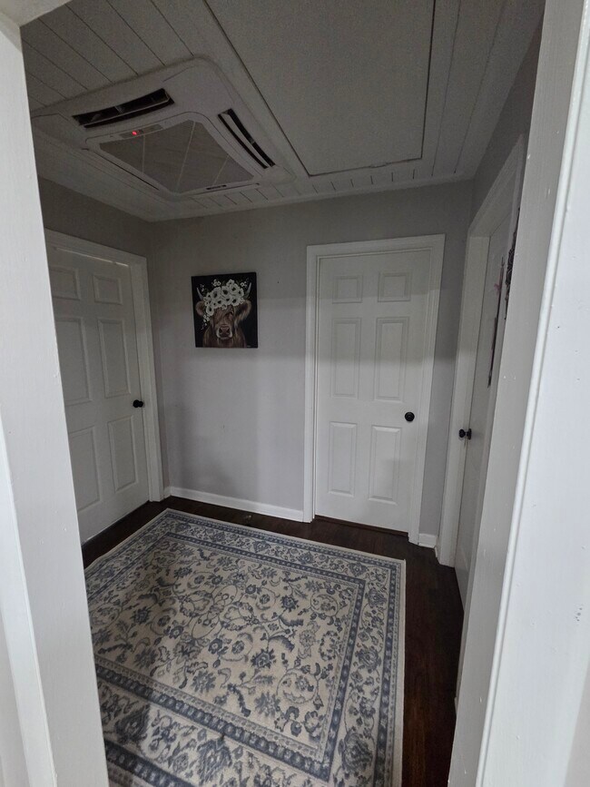 Foto del edificio - 1716 Fayetteville Hwy