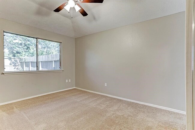 Foto del edificio - 20622 Broughwood Cir