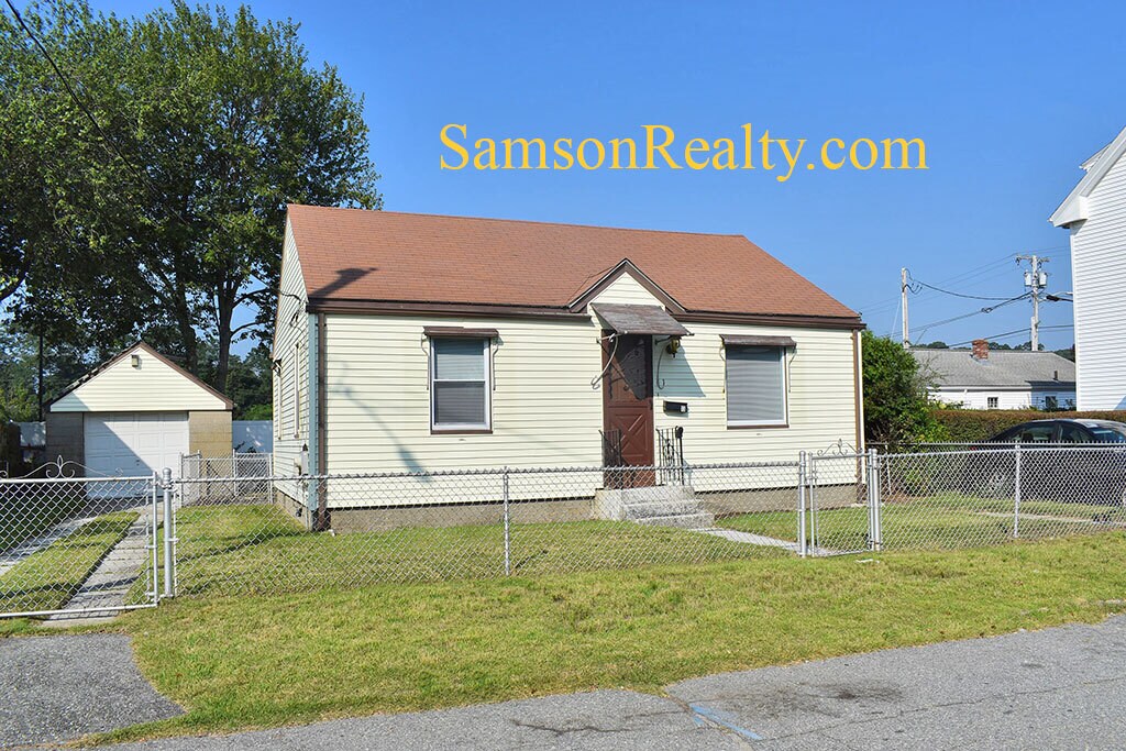 Primary Photo - 13 Flower St
