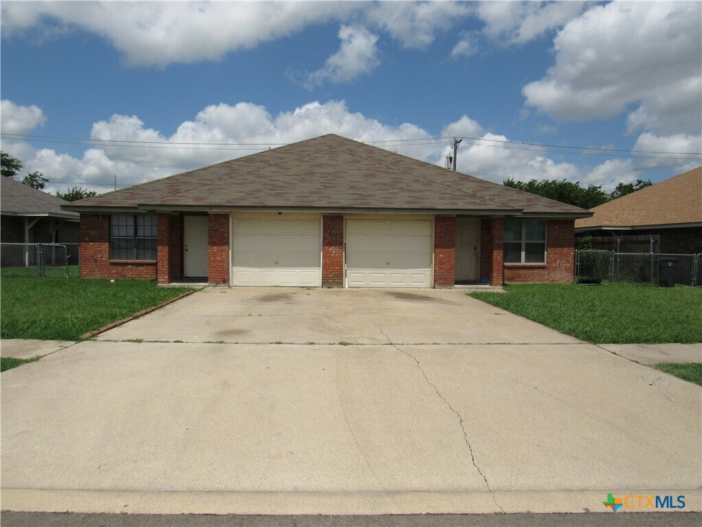 Primary Photo - 3903 Hitchrock Dr