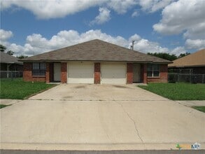 Building Photo - 3903 Hitchrock Dr