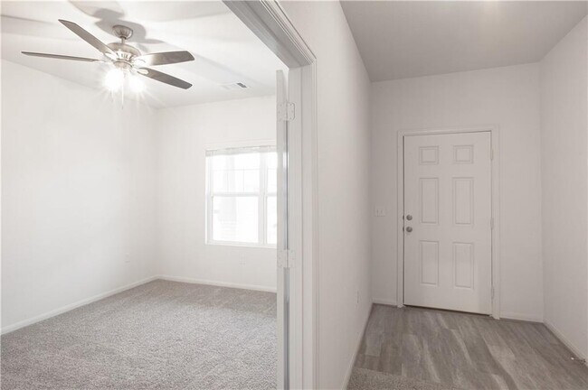 Building Photo - 172 Zion Dr