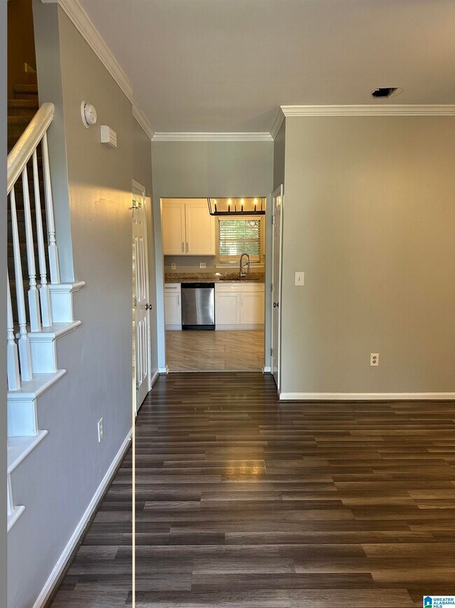Foto del edificio - 407 Cambrian Ridge Dr