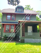 Building Photo - 353 Melville St