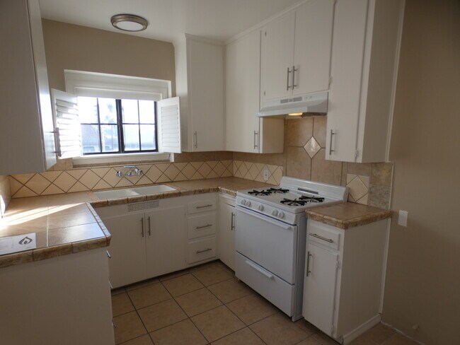 Foto del edificio - 2312 Cedar Ave