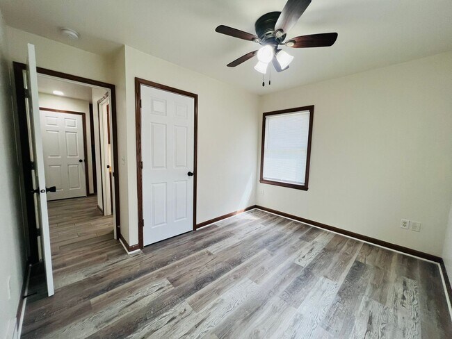 Building Photo - Updated 2-Bedroom Home with Finished Basement Space