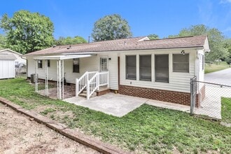 Building Photo - 5401 Bayberry Ln