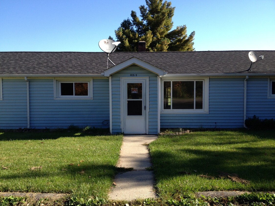 Primary Photo - 4135 N Main St