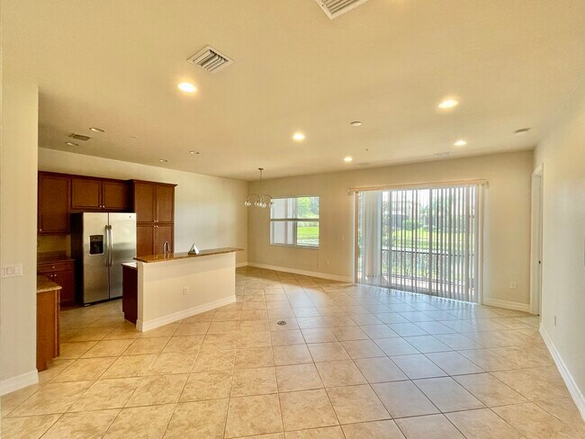Foto del edificio - 6532 Monterey Point