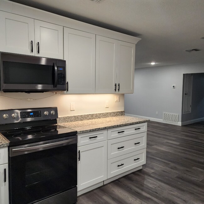 Building Photo - 2773 Pine Ridge Dr