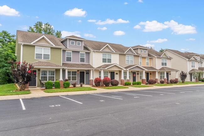 Foto del edificio - Two Bedroom in Governor's Crossing!