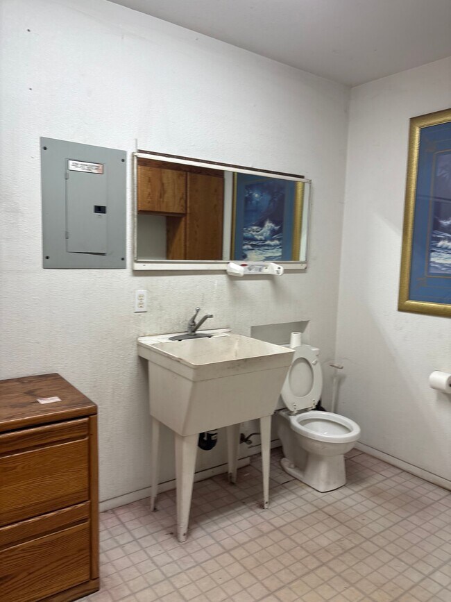 Foto del edificio - 12650 Hanford Armona Rd