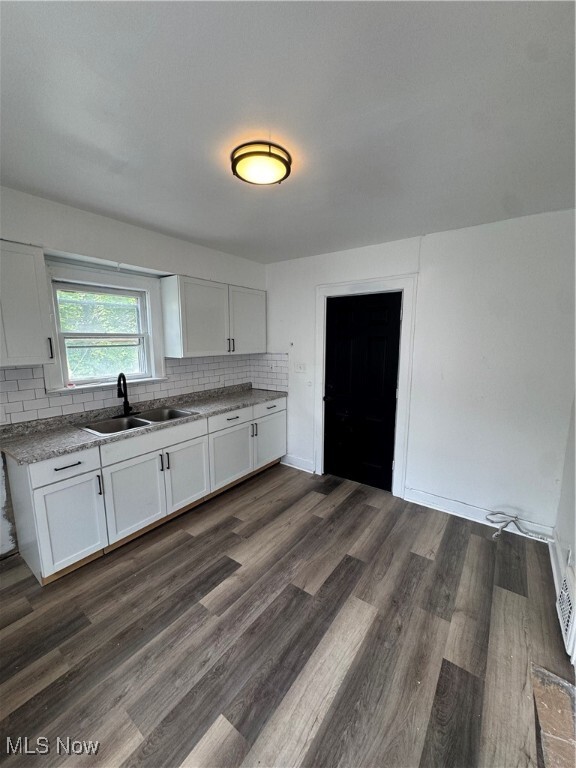 Building Photo - 11122 Glenboro Dr