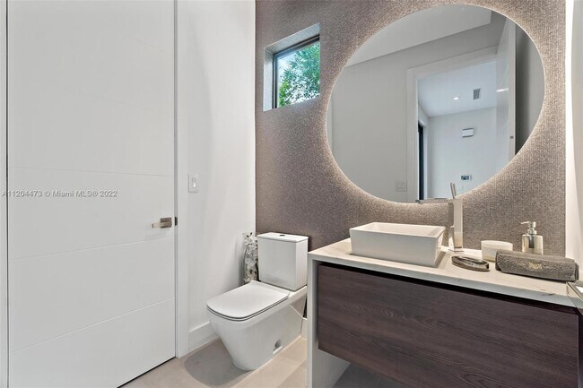 Building Photo - 10465 NW 68th Terrace