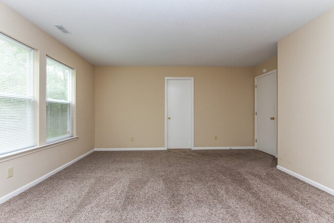Foto del edificio - Call for details (317) 793-3770