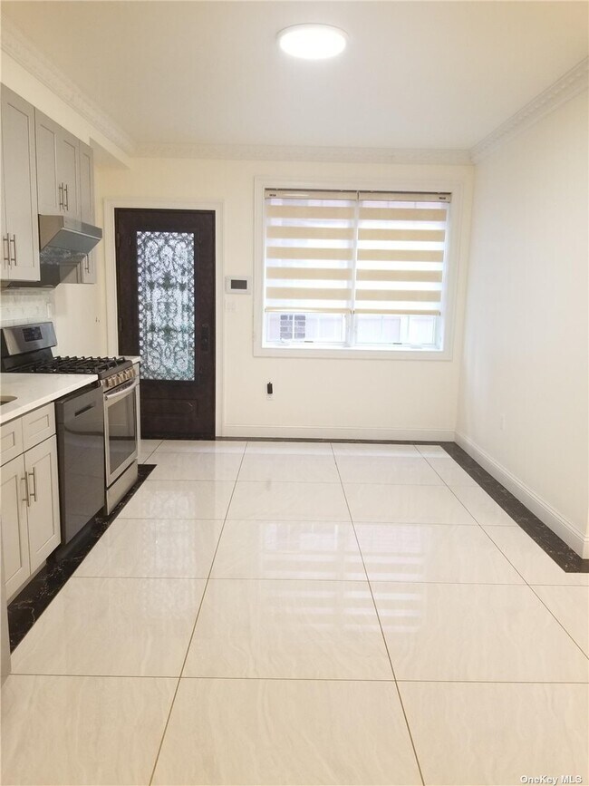 Foto del edificio - 40-12 215th St
