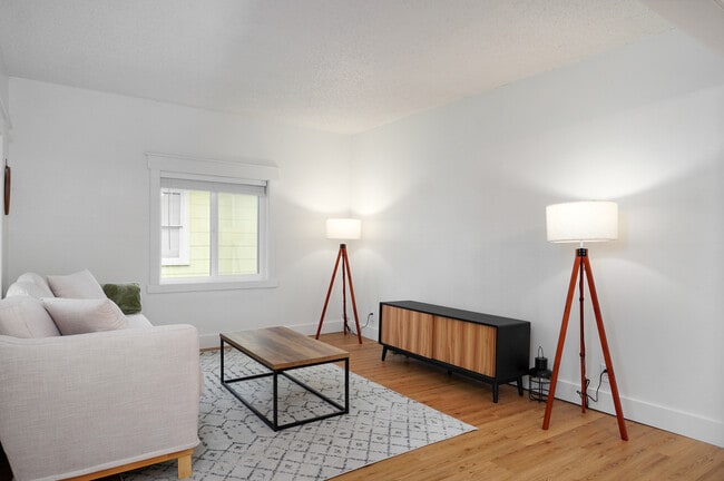 Building Photo - 1711 E Lombard St