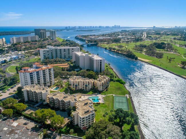 Foto del edificio - 364 Golfview 307 Rd