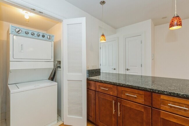 Building Photo - 125 43rd St