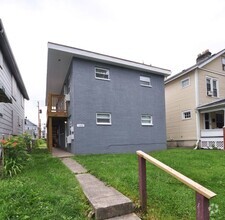 Building Photo - 1322 N 5th St
