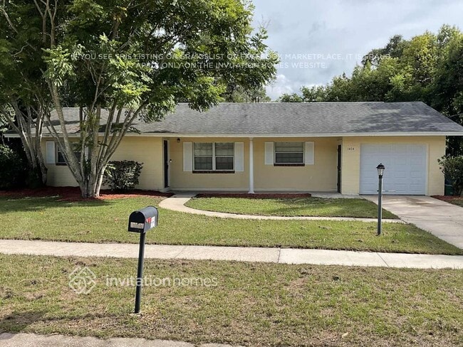 Building Photo - 1404 W Winnemissett Ave