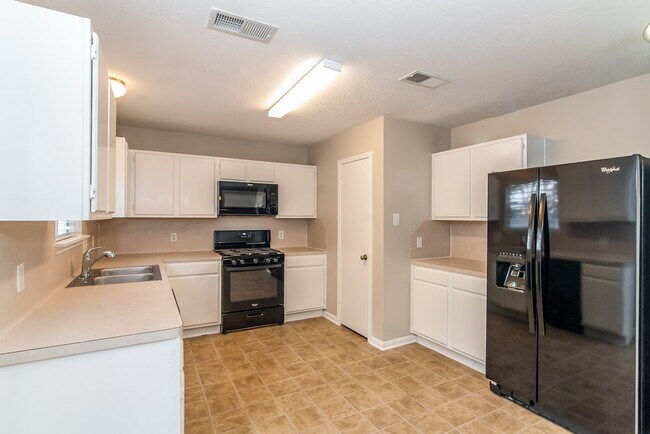 Building Photo - 2098 Clemson Dr