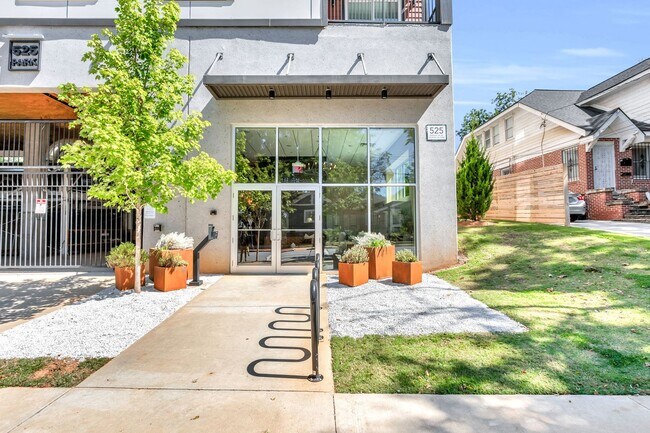 Foto del edificio - STUNNING MIDTOWN 1BED 1BATH