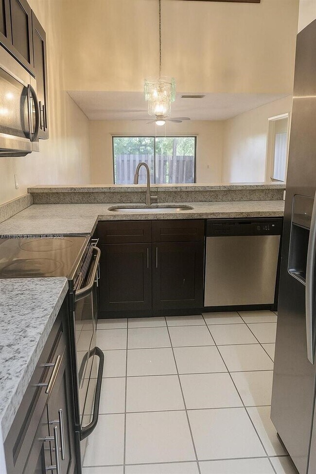 Foto del edificio - 6822 SW 39th St