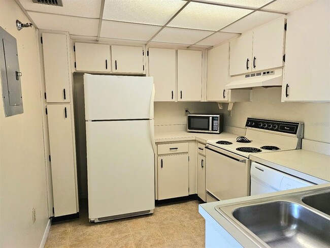 Foto del edificio - 21405 Olean Blvd