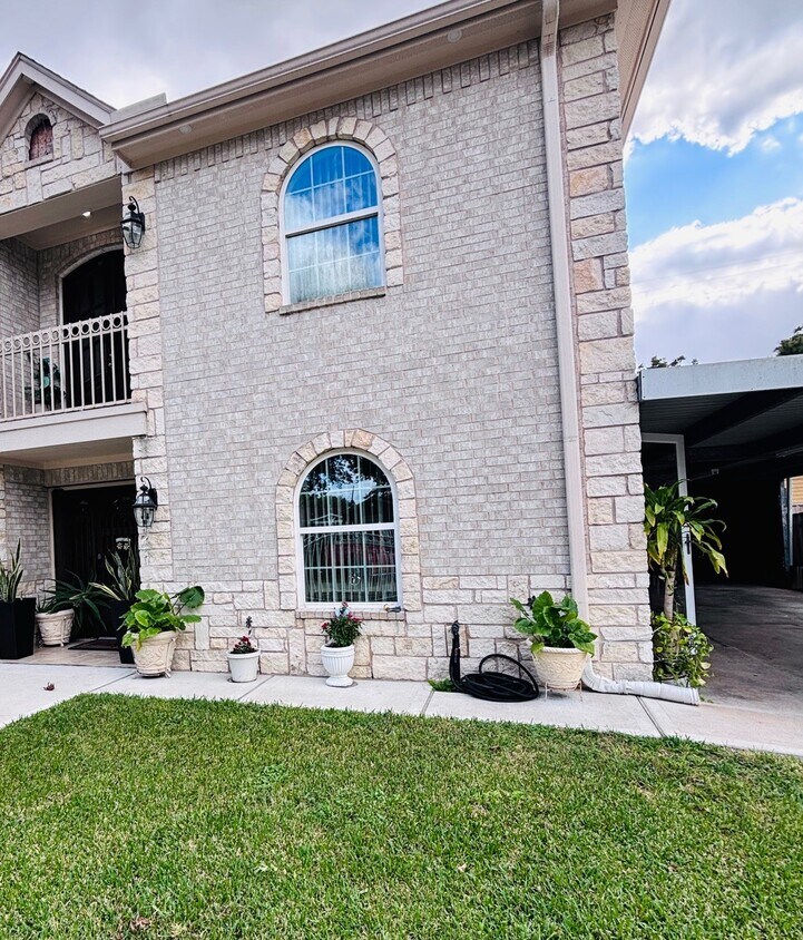 Foto principal - 7618 Linden St