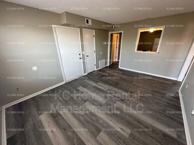 Building Photo - 821 Saddlewood St