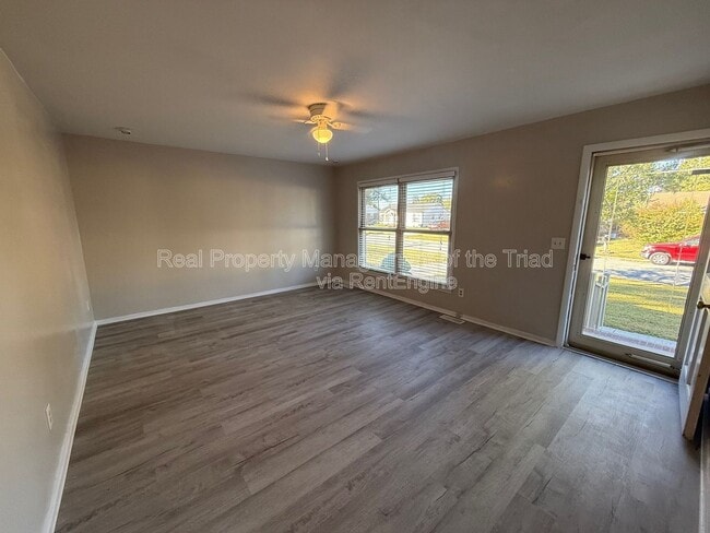 Building Photo - 4205 Olympia Dr